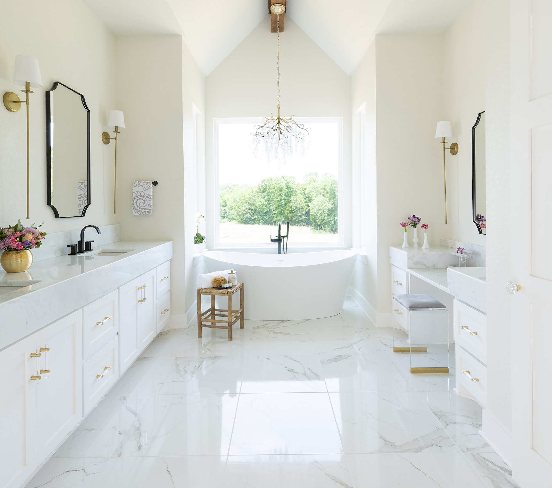 Primary Bathroom Design Bathtub