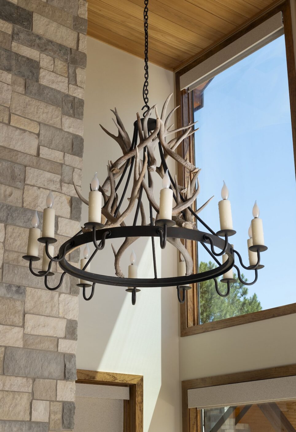 Antler Chandelier In Living Room Interior Design
